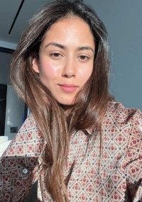 mira rajput kapoor_teluguvox 3